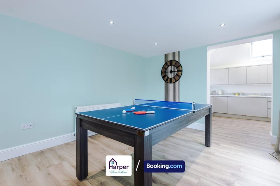 Game Room, Table tennis