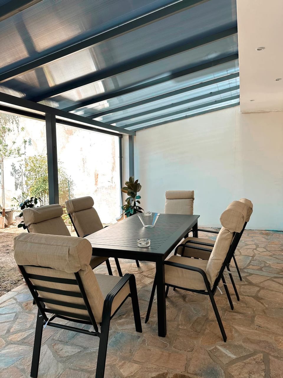 Patio, Dining area
