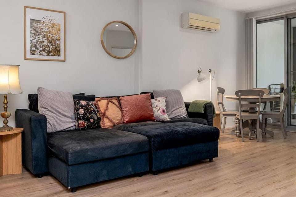 Living room, Seating area, Dining area, air conditioner