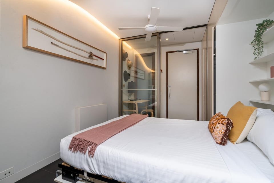 Bed, Bedroom, towels, wardrobe