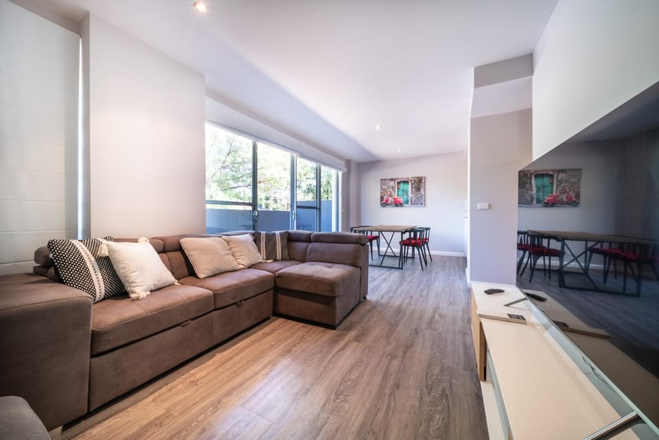 TV and multimedia, Living room, Seating area