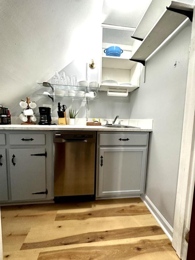 Private 1BR Mins to Downtown, Serene Backyard Apartment in Gastonia
