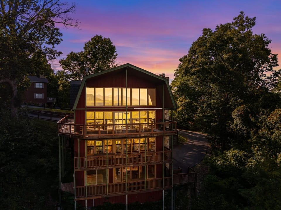 Smoky Mountain High chalet Chalet in Gatlinburg