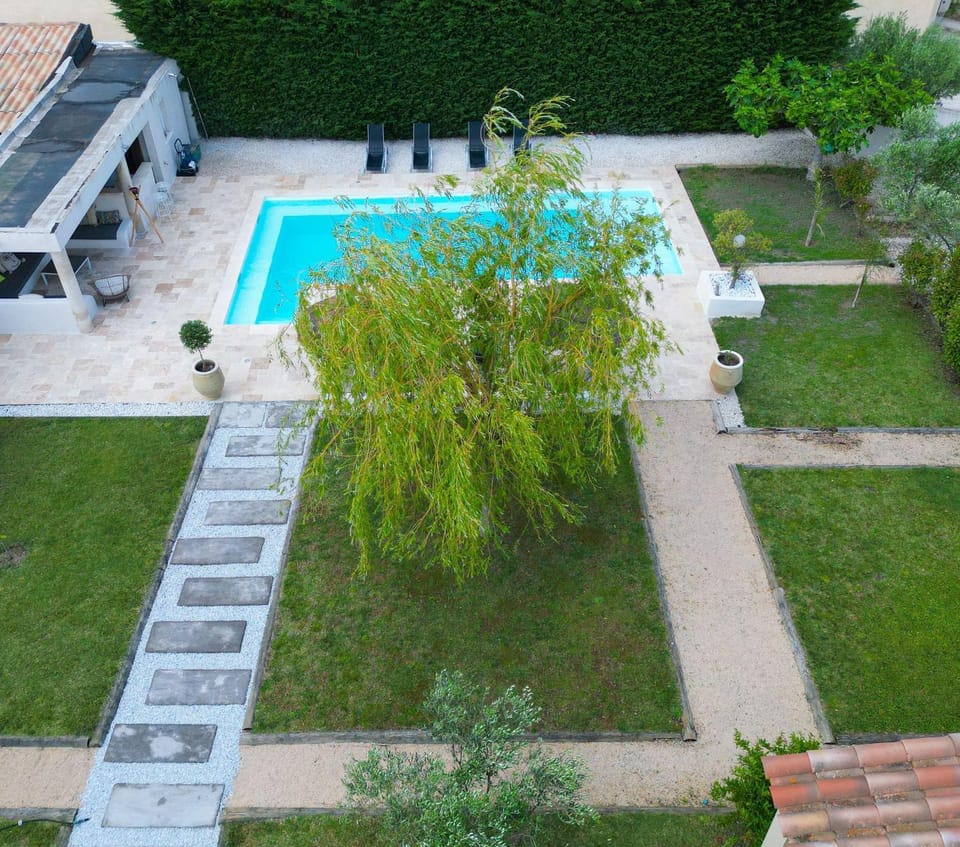 Magnifique villa familiale avec piscine Villa in Le Thor