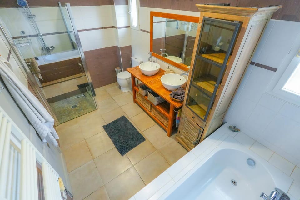 Magnifique villa familiale avec piscine Villa in Le Thor