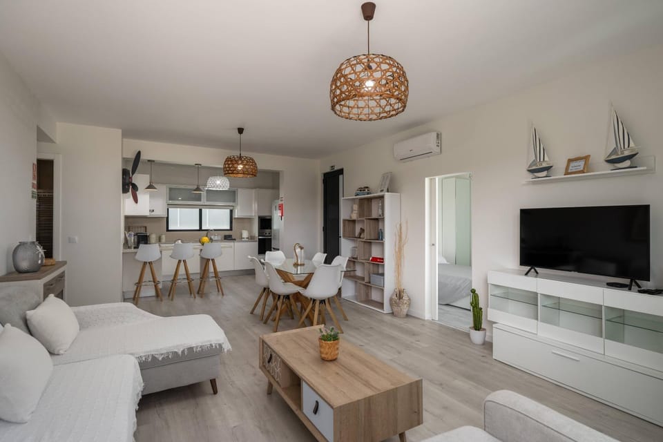Communal lounge/ TV room, TV and multimedia