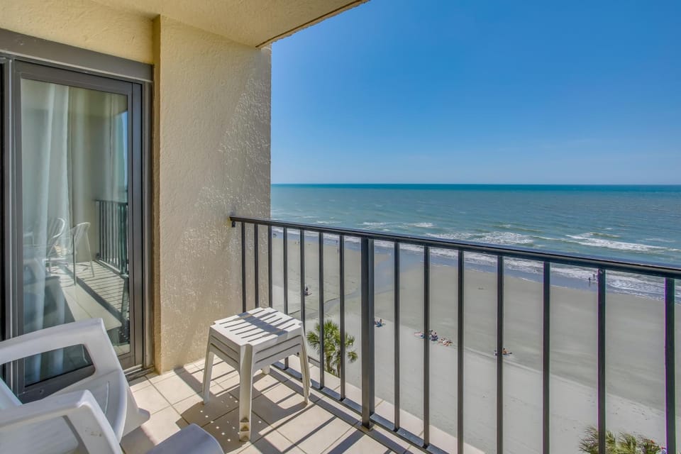 Classy Oceanfront Myrtle Beach Condo! House in South Carolina