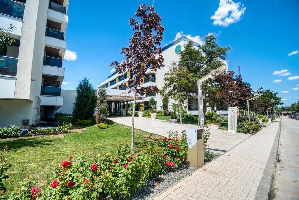 Property building, Spring, Day, Natural landscape, Garden
