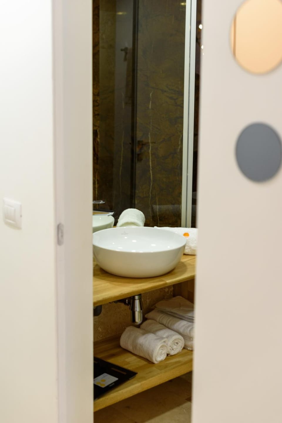 Shower, Bathroom, towels