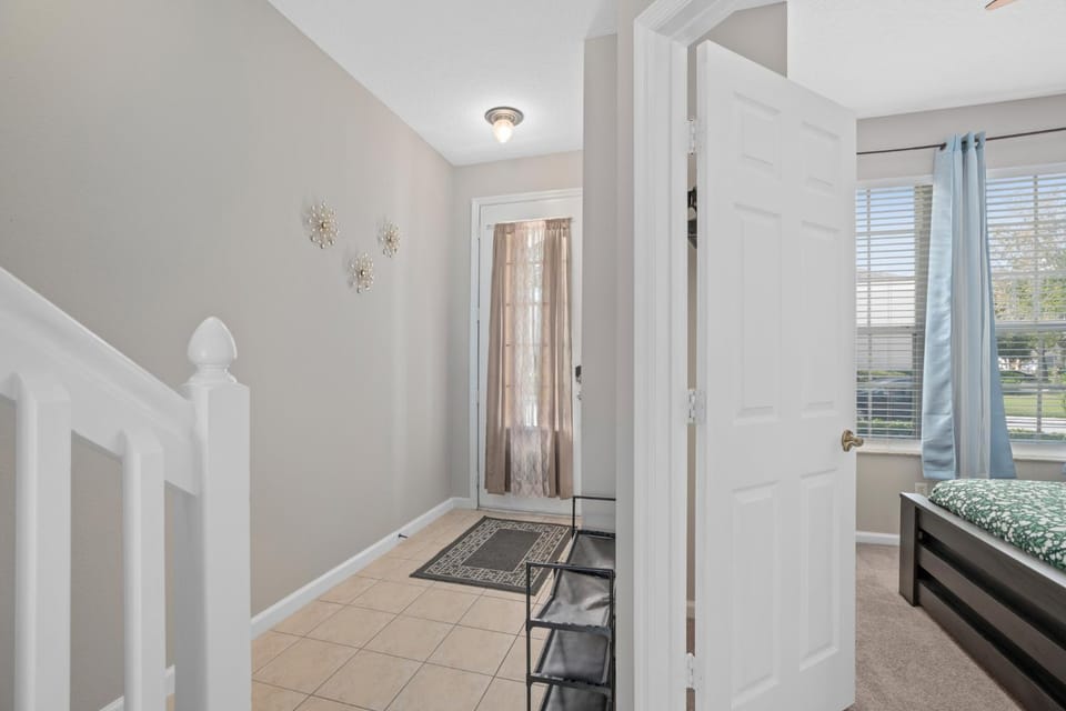 Vacation Fantasia - Mins to Disney - Pool & Hot Tub Villa in Four Corners
