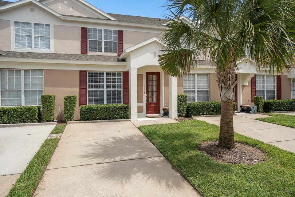 Vacation Fantasia - Mins to Disney - Pool & Hot Tub Villa in Four Corners