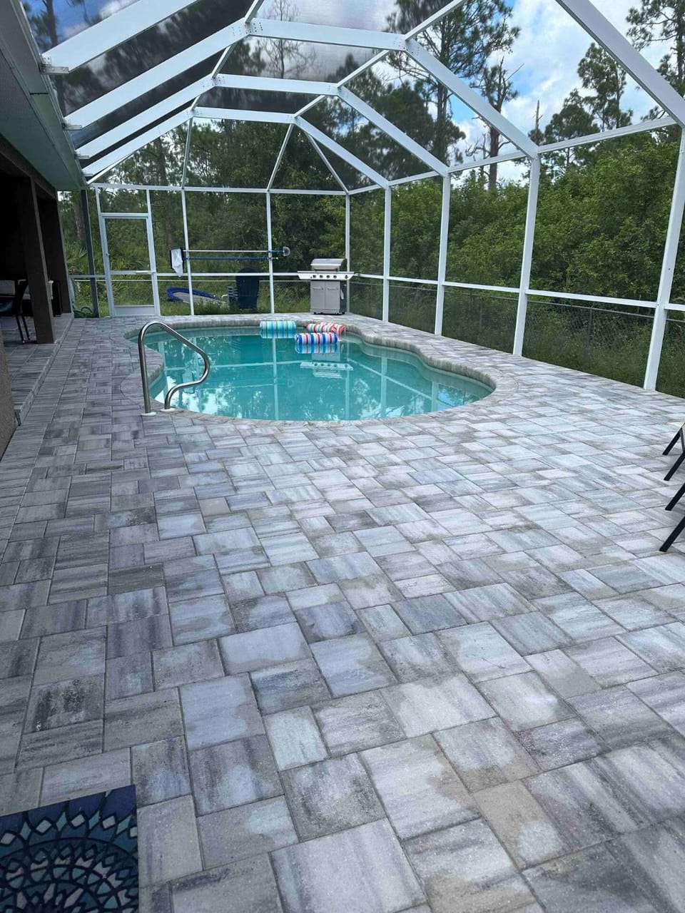 Swimming pool