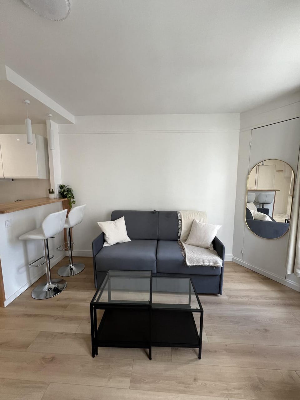 Living room, Bedroom