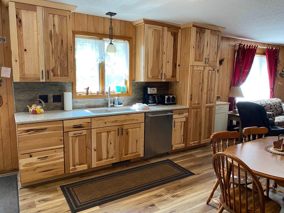 Kitchen or kitchenette, kitchen