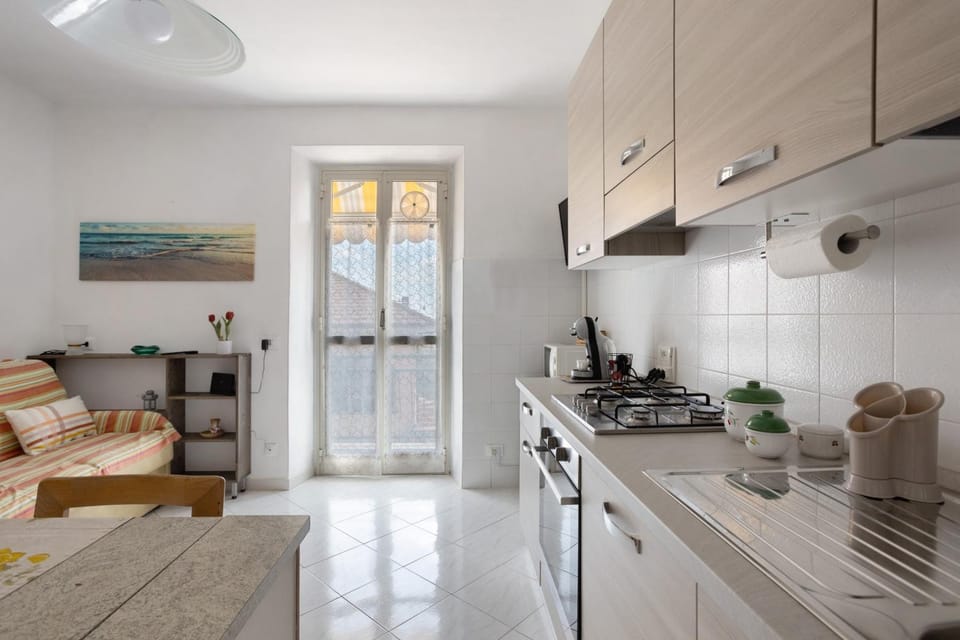 Property building, Kitchen or kitchenette, Living room