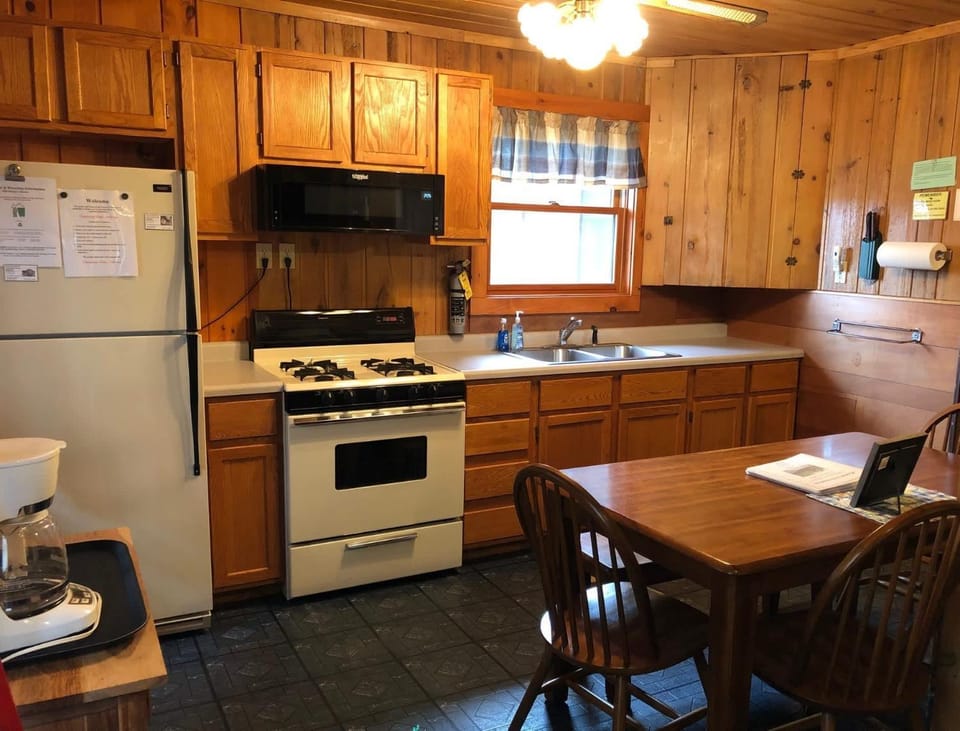 Kitchen or kitchenette, kitchen