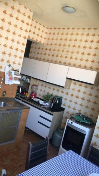Kitchen or kitchenette, pet friendly, stove, toaster