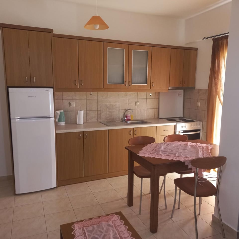 Kitchen or kitchenette, Dining area, pet friendly