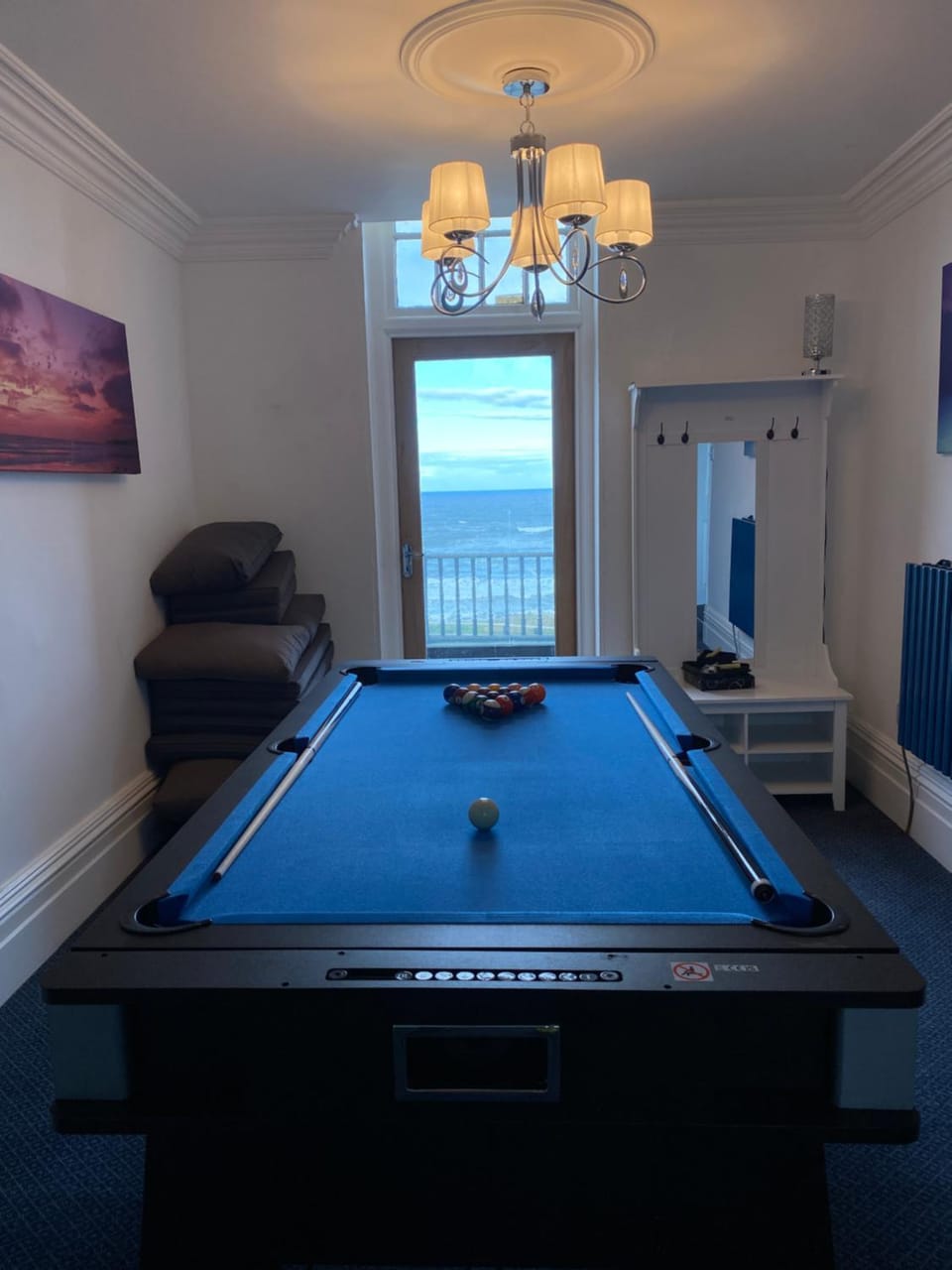 Captain's Deck Beach Balcony PerfectlySaltburn Apartment in Saltburn-by-the-Sea