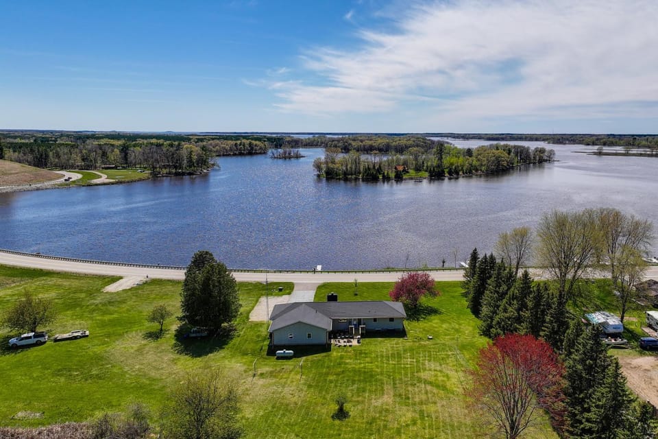 Ice Fishing On-Site: Waterfront Nekoosa Home! House in Petenwell Lake