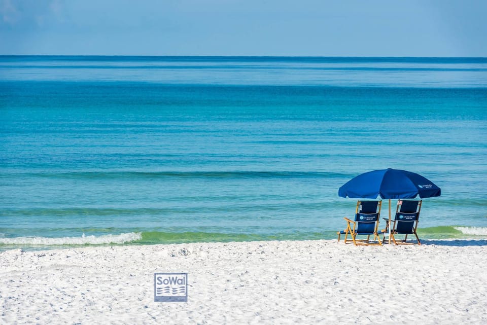 Golf Cart, Private Pool, Hot Tub, Two Beach Accesses House in South Walton County