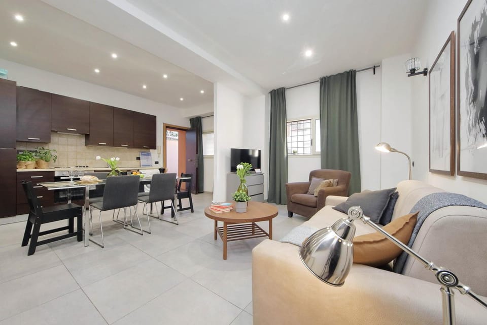 Kitchen or kitchenette, Living room