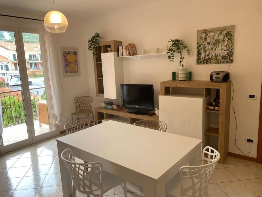 Da Patrizia Andora fraz Molino Nuovo Apartment in Liguria