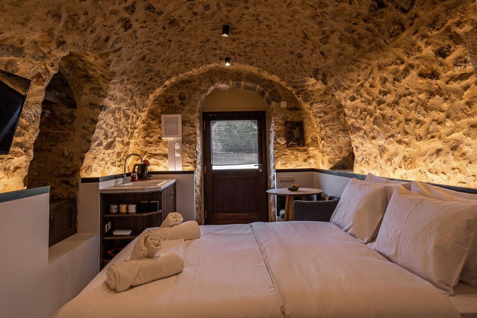 Hawk Tower Studio - Pyrgos Towers Complex Apartment in Messenia