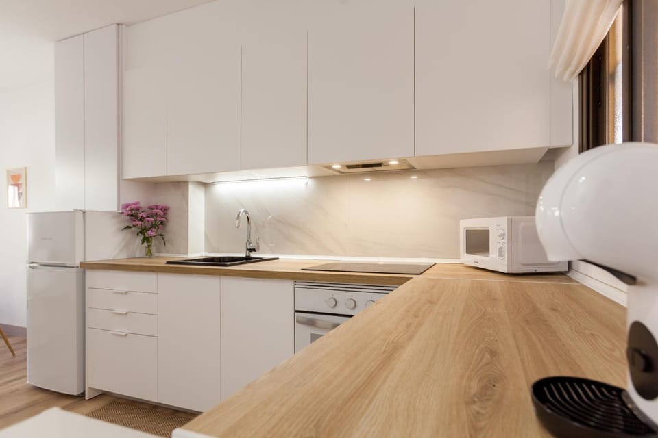 Kitchen or kitchenette, dishwasher, pet friendly, stove, toaster, washing machine
