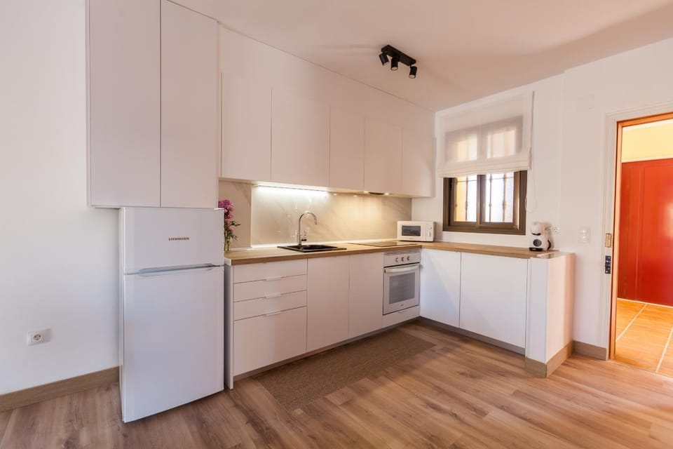 Coffee/tea facilities, Kitchen or kitchenette, dishwasher, pet friendly, stove, washing machine