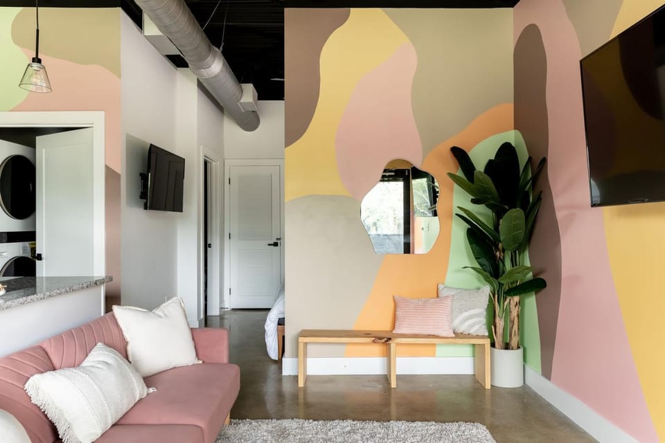 NEW Studio Sleeps 4 - 7 mins to DT Apartment in Nashville