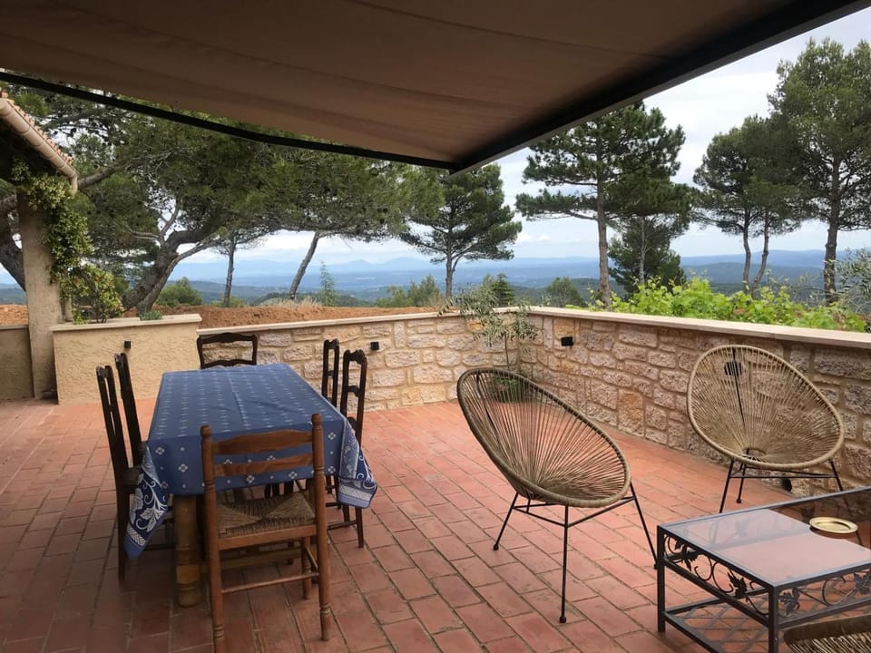 Gîte de L'Embuissonnade House in Provence-Alpes-Côte d'Azur