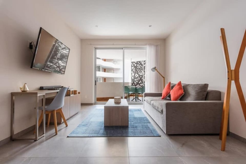 Luxury 2-bed Apartment 200MB Wifi Sauna AC Gym House in Playa del Carmen