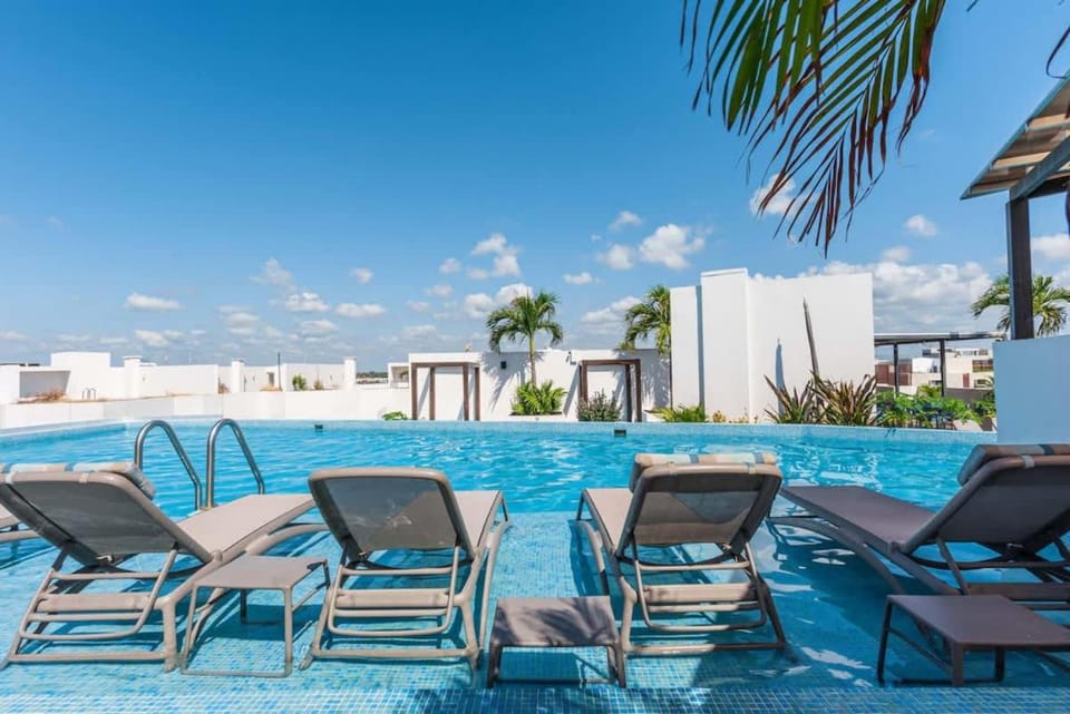 Luxury 2-bed Apartment 200MB Wifi Sauna AC Gym House in Playa del Carmen