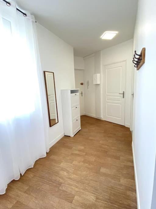 Le Métropolitain-proche centre-clim-tout équipé-linges fournis Apartment in Centre-Val de Loire
