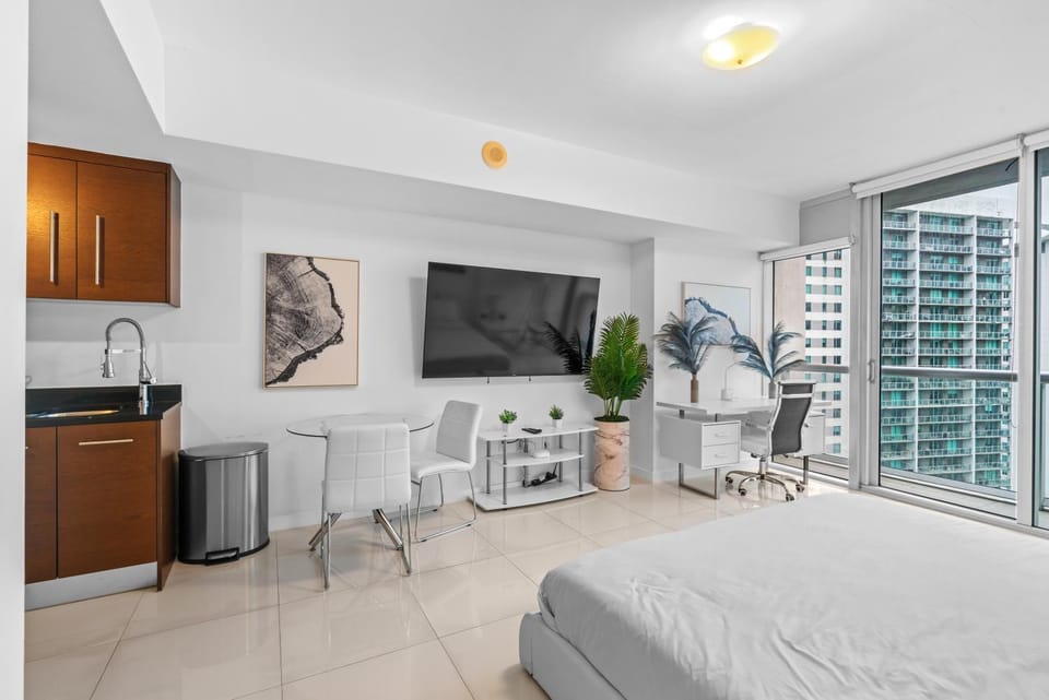 Studio in Miami Brickell Business District ICON Residences Apartment in Brickell