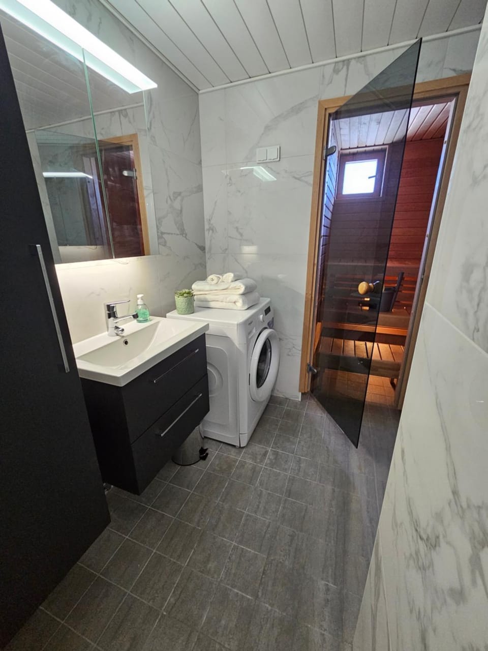 Sauna, Bathroom