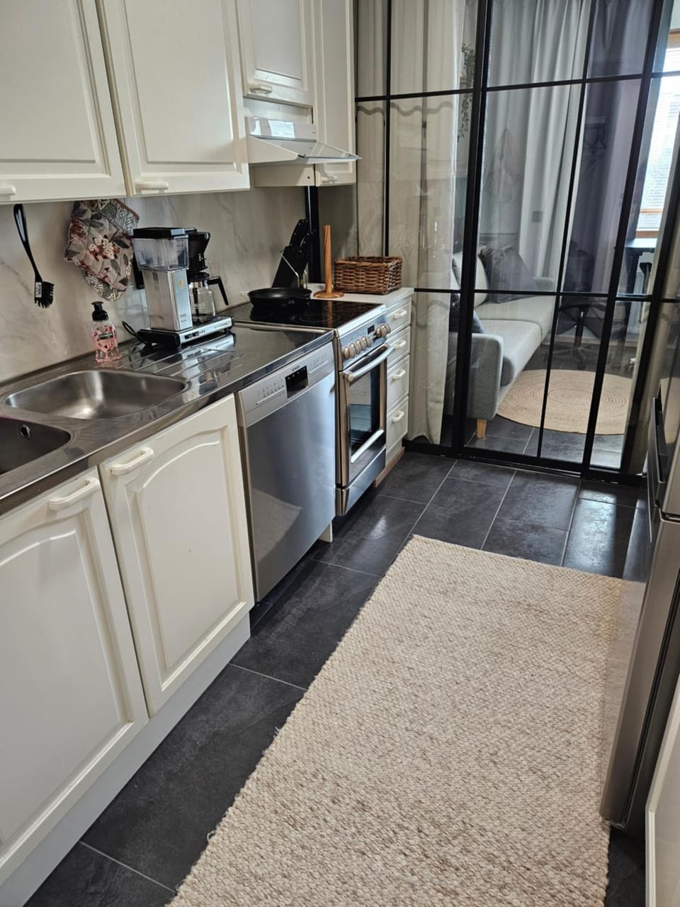 Coffee/tea facilities, dishwasher, pet friendly, kitchen