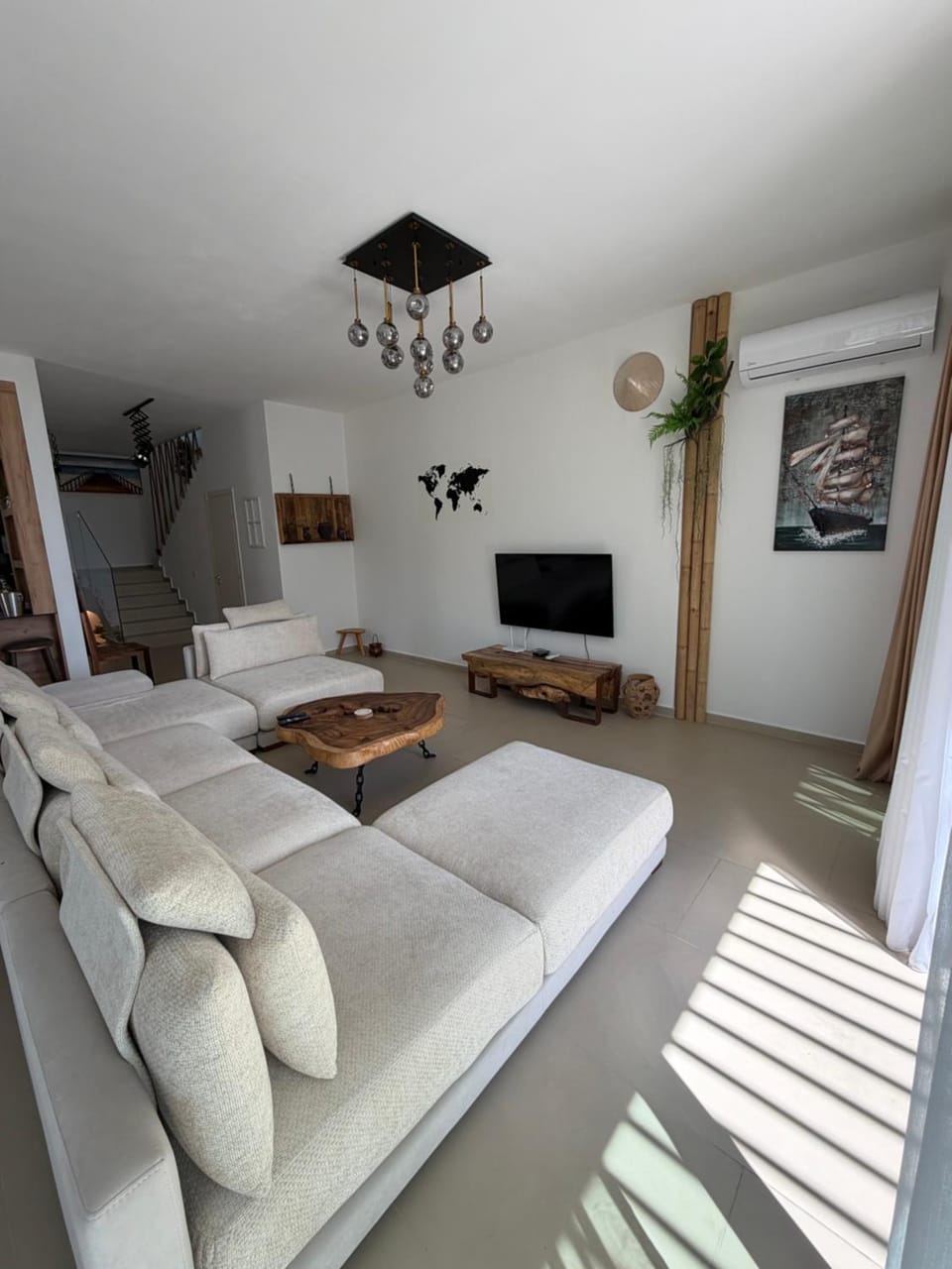 Communal lounge/ TV room, Living room