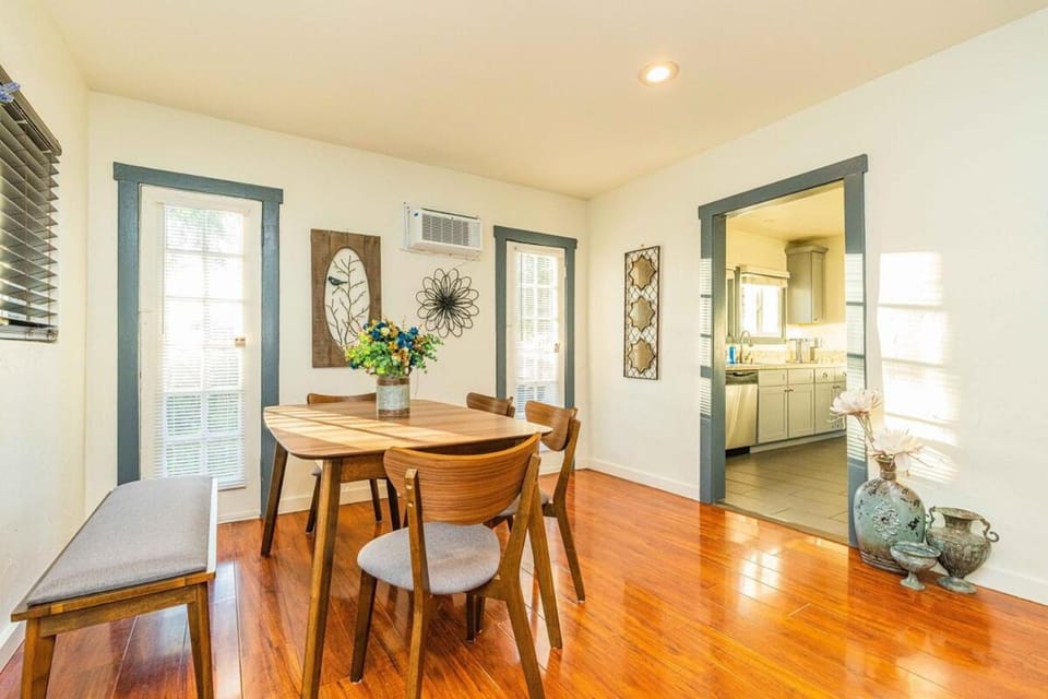 Newly Remodeled 3B2B House House in Glendora