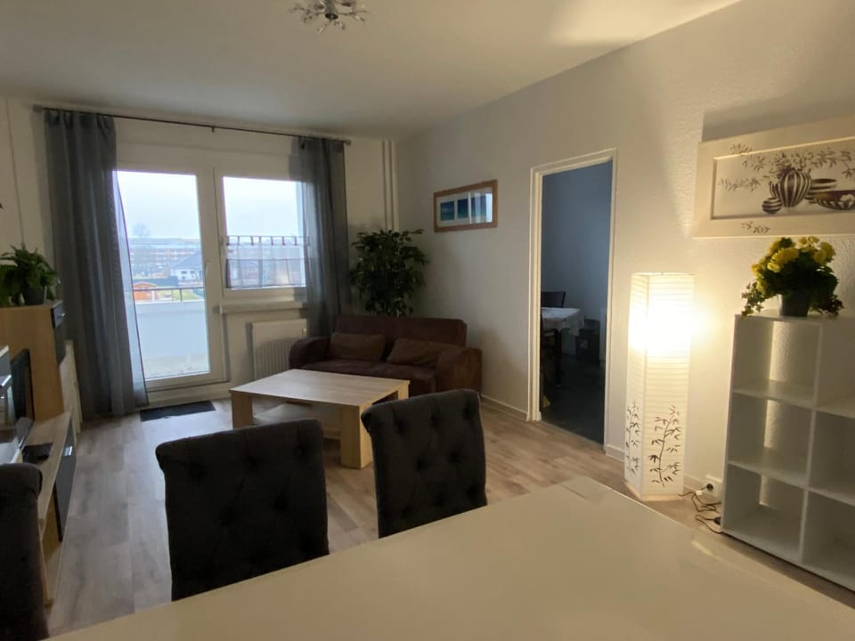 Wunderschöne und Handwerker und Monteur Wohnung 167 Apartment in Magdeburg