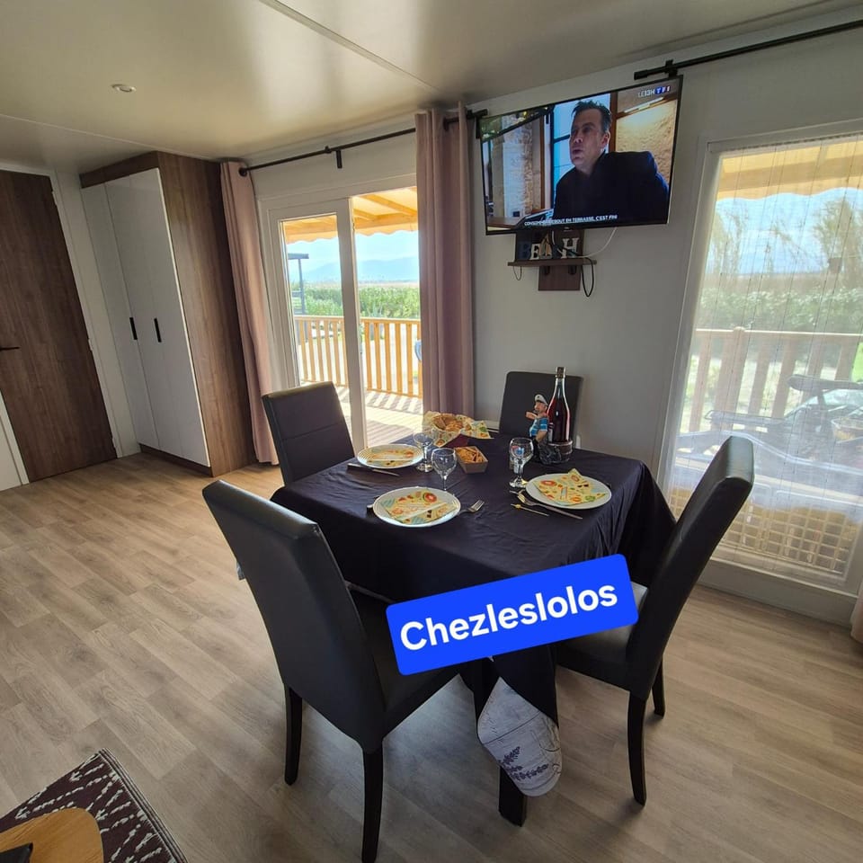 Mobil- Home Chez les Lolos Campground/ 
RV Resort in Canet-en-Roussillon