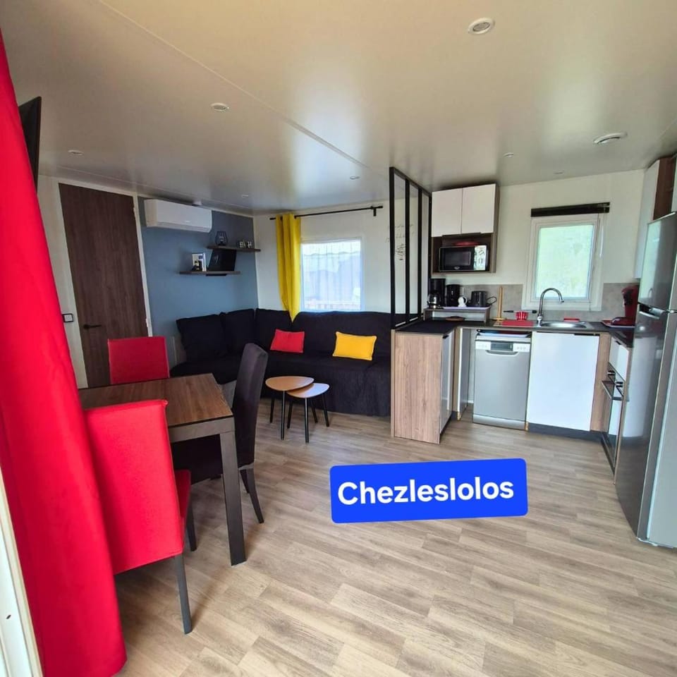Mobil- Home Chez les Lolos Campground/ 
RV Resort in Canet-en-Roussillon