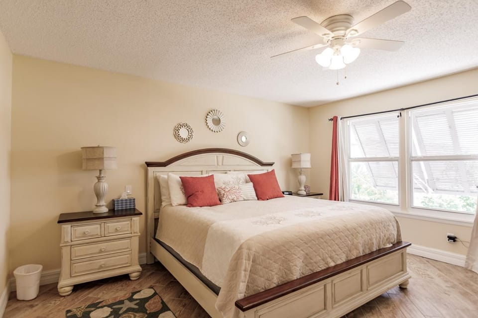 1081 PD Unwind in Our Spacious Townhome Oasis House in Siesta Beach