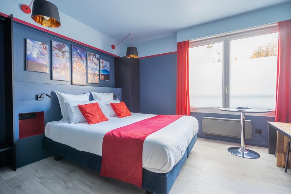 Bed, Photo of the whole room, Bedroom