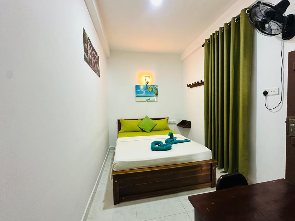 Bedroom, towels