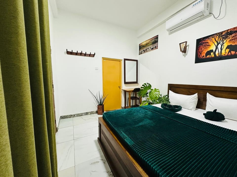 Bed, Photo of the whole room, air conditioner