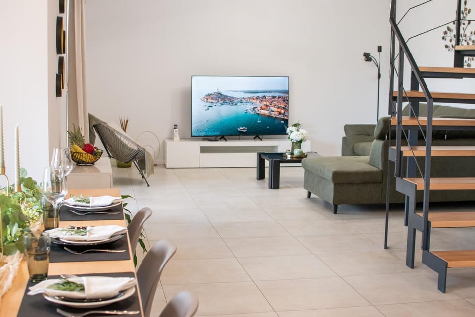 TV and multimedia, Living room