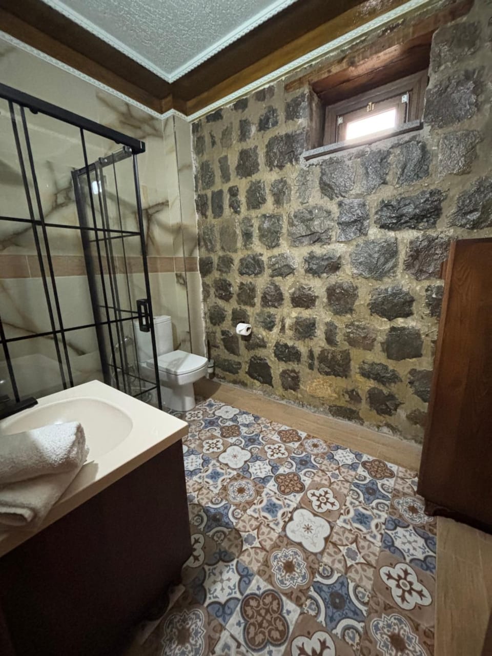 Shower, Bathroom, towels