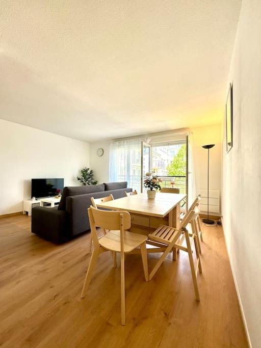Suite Victoria Near Disneyland Apartment in Chessy